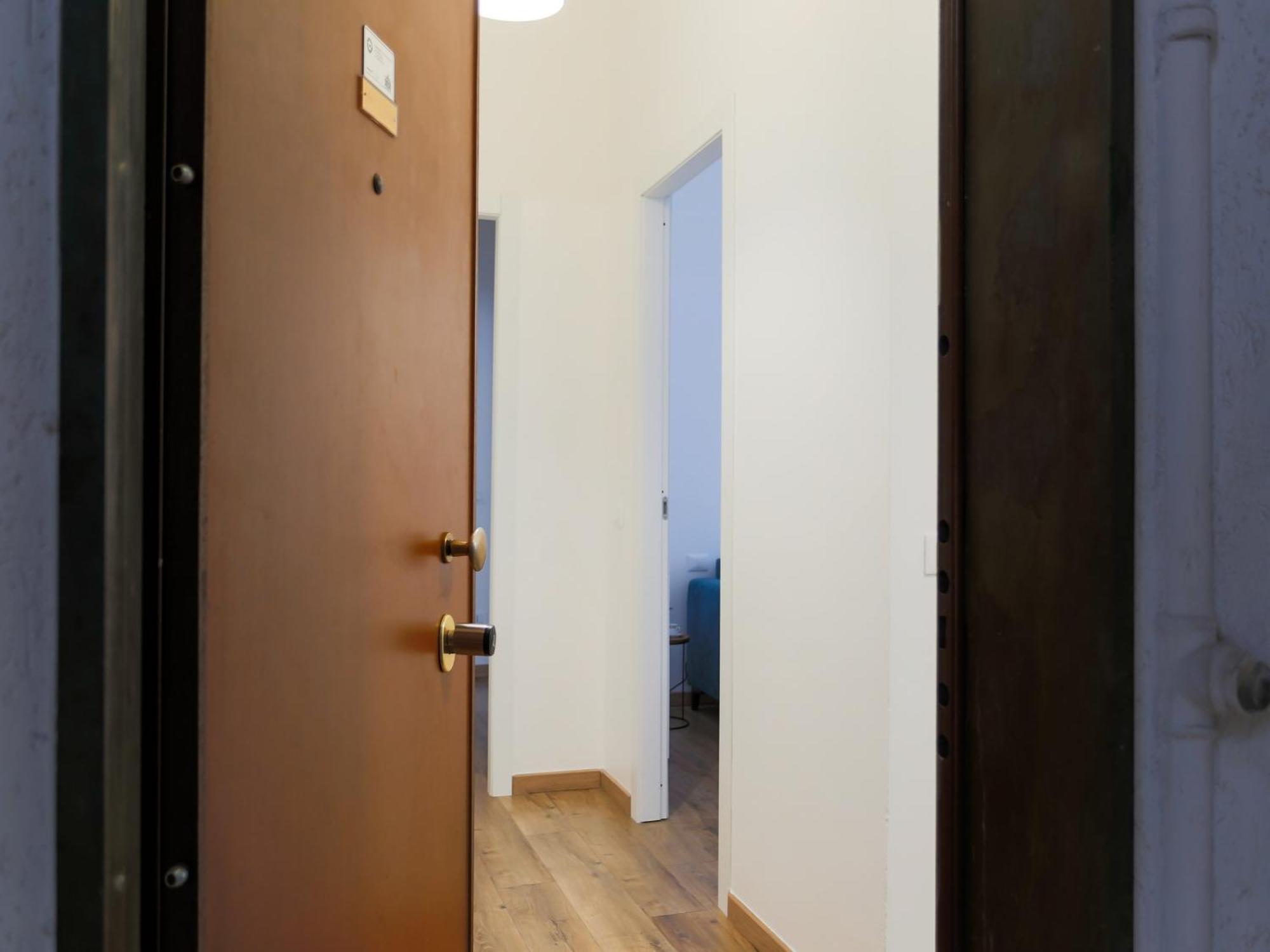 The Best Rent - Cozy Two-Bedroom Apartment Near Colonne S Lorenzo มิลาน ภายนอก รูปภาพ