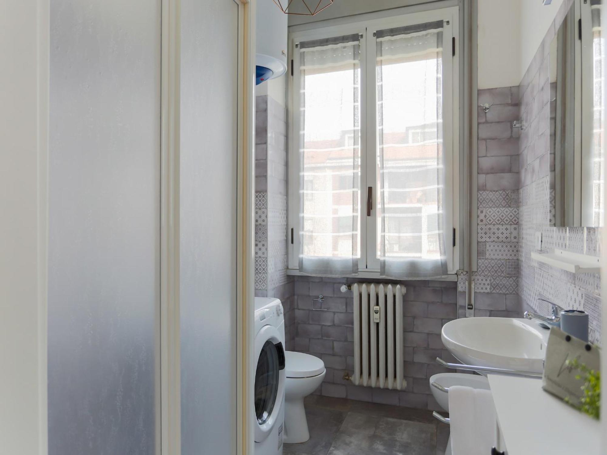The Best Rent - Cozy Two-Bedroom Apartment Near Colonne S Lorenzo มิลาน ภายนอก รูปภาพ
