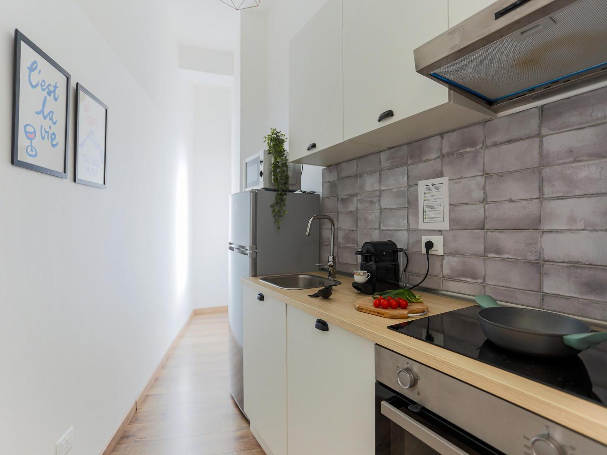 The Best Rent - Cozy Two-Bedroom Apartment Near Colonne S Lorenzo มิลาน ภายนอก รูปภาพ